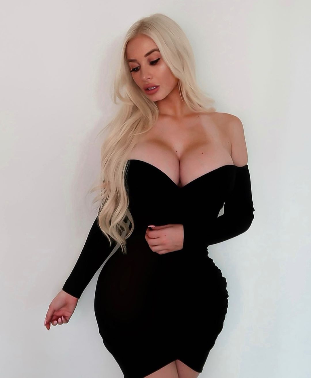 Kailynn Ashleigh - Free sexy pics, galleries & more at Babepedia