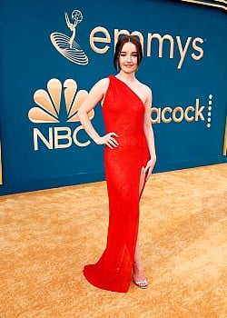 Kaitlyn Dever image 3 of 4