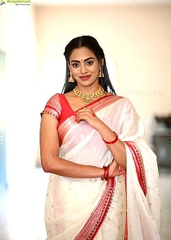Kamakshi Bhaskarla image 4 of 4