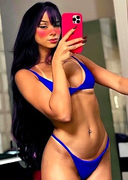 Kamylinha Santos image 2 of 4