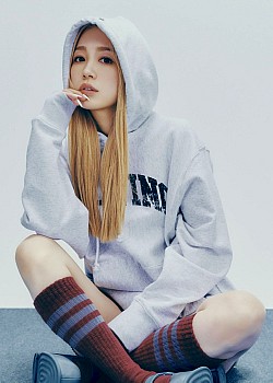 Kana Nishino image 4 of 4