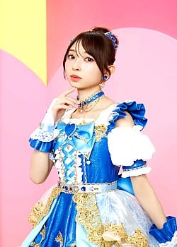 Kanami Tsujino image 2 of 4