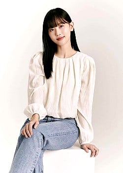 Kang Han-na image 2 of 4