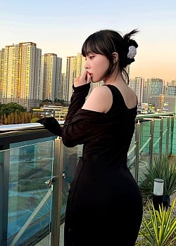 Kang In Kyung image 3 of 4