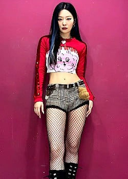 Kang Seul-gi image 4 of 4
