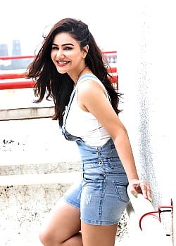 Kangna Sharma image 4 of 4