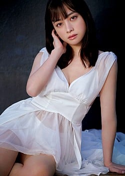 Kanna Hashimoto image 1 of 1