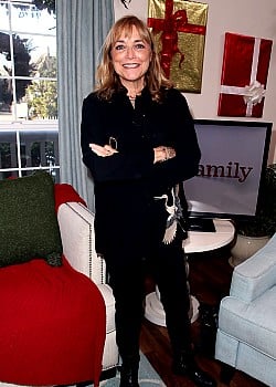 Karen Allen image 3 of 4