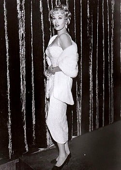 Karen Steele image 2 of 3