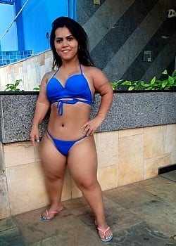 Karina Lemos image 3 of 4