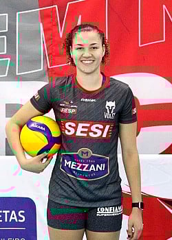 Karina Souza image 3 of 3