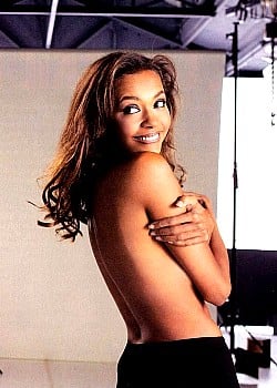 Karine Le Marchand image 2 of 4