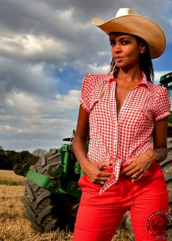 Karine Le Marchand image 3 of 4