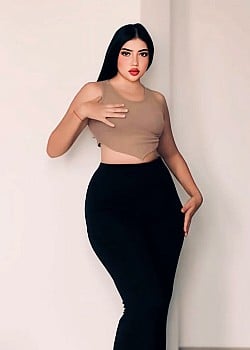 Karla Muentes image 1 of 2