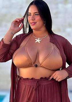 Karol Araujo image 2 of 2