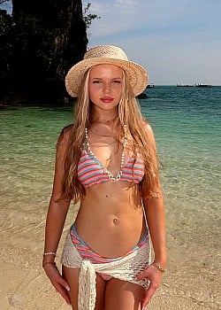 Karolina Groszewska image 4 of 4