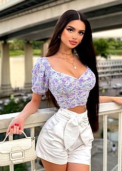 Karolina Mayatskaya image 3 of 4