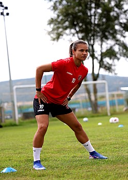 Karoline Cardozo image 2 of 2
