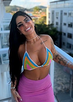 Karolyne Duarte image 4 of 4