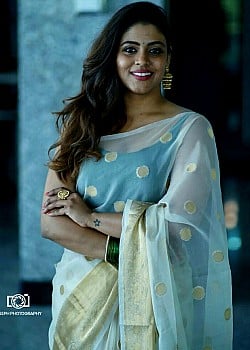 Karthika Nair image 3 of 3