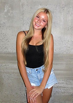 Kasey Perry image 3 of 4