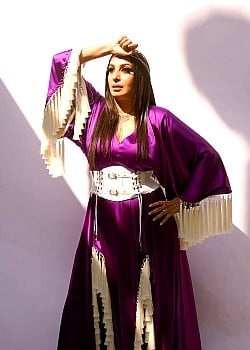 Kashmera Shah image 2 of 4
