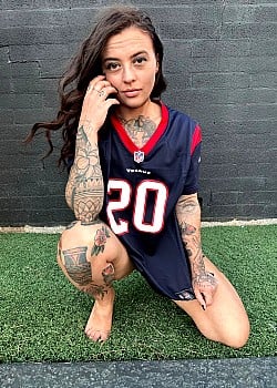 Kasie K image 1 of 3