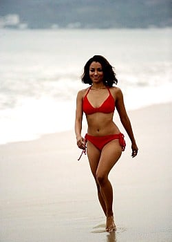 Kat Graham image 2 of 4