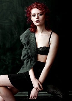 Kate Ri image 2 of 4