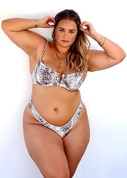 Kate Sommerville image 1 of 4