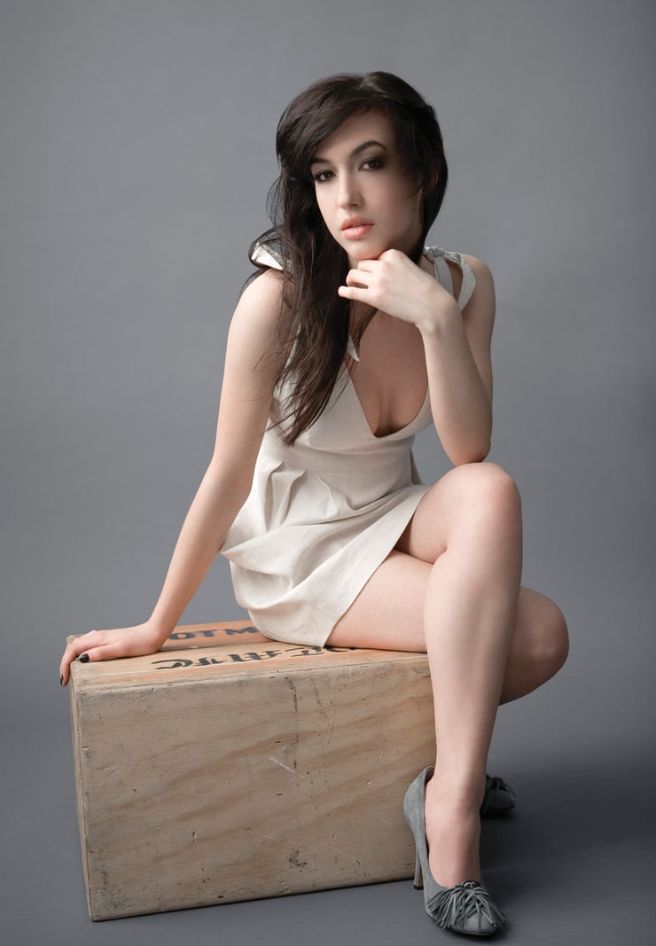 Kate Voegele - Free pics, galleries & more at Babepedia