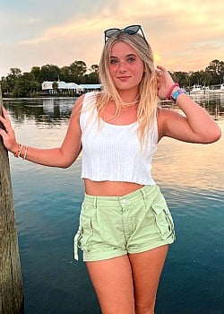 Kate Williamson image 1 of 2