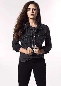 Katherine Langford image 2 of 4