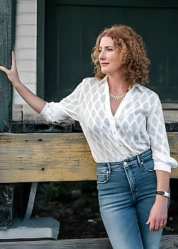Kathleen Edwards image 1 of 4