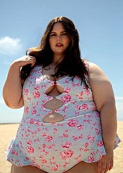 Katie Brown image 3 of 4