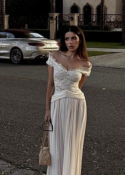 Katie Degas image 3 of 3
