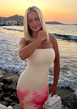 Katie Proctor image 4 of 4