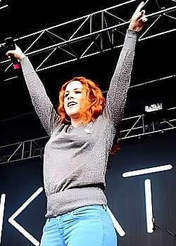 Katy B (Singer) image 3 of 3