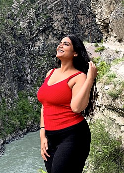 Kaur Guninder image 3 of 4