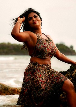 Kavi Zydney image 4 of 4