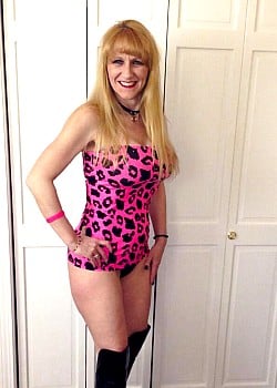 Kay Kummingz image 2 of 2