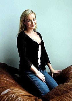 Kaye Wragg image 1 of 2