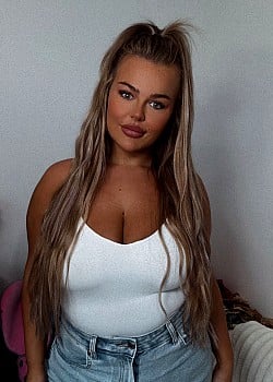 Kayl Thomsen image 2 of 2