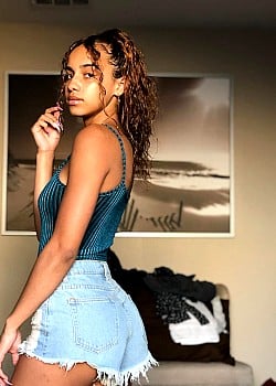 Kayla Hamilton image 3 of 4