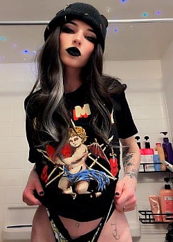 Kayla Lavigne image 4 of 4
