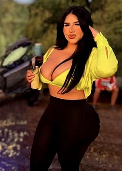Kaylen Luna image 4 of 4