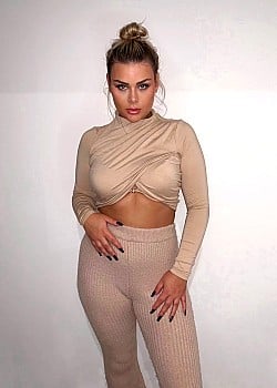 Keira Megan image 2 of 4