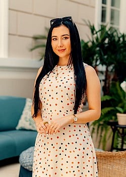 Kelly Bustamante image 2 of 4