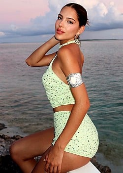 Kemely Llanes image 4 of 4