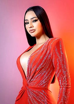 Kennia Mondragon image 1 of 4